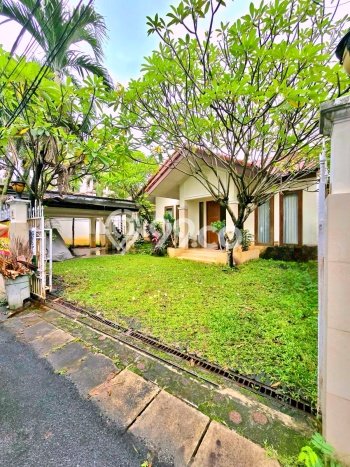 Rumah Elit Modern Tanpa Renovasi di Pejaten Jakarta Selatan Rumah Elit Modern Tanpa Renovasi di Pejaten Jakarta Selatan