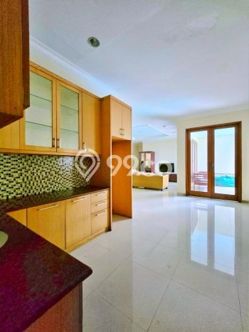 Rumah Elit Modern Tanpa Renovasi di Pejaten Jakarta Selatan Rumah Elit Modern Tanpa Renovasi di Pejaten Jakarta Selatan