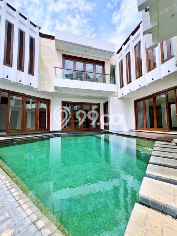 Rumah Luxury Modern Tanpa Renovasi di Pondok Indah Jakarta Selatan Rumah Luxury Modern Tanpa Renovasi di Pondok Indah Jakarta Selatan
