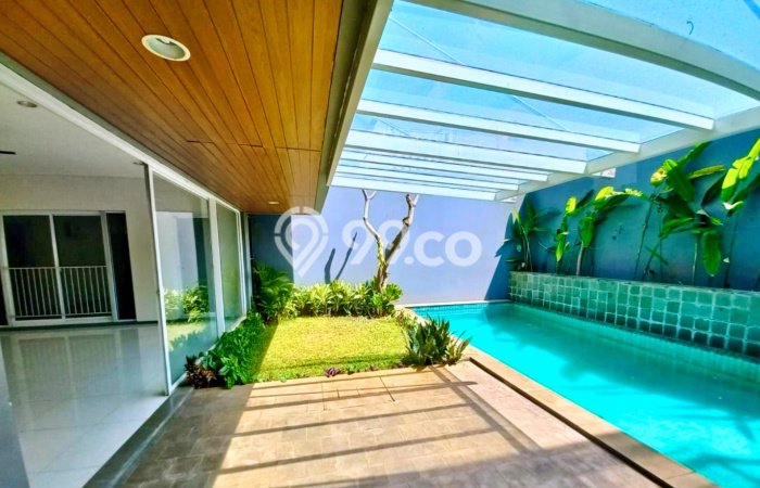 Disewakan Rumah Nyaman LT 275m2 / LB 450m2 di Senopati, Jakarta Selatan Disewakan Rumah Nyaman LT 275m2 / LB 450m2 di Senopati, Jakarta Selatan