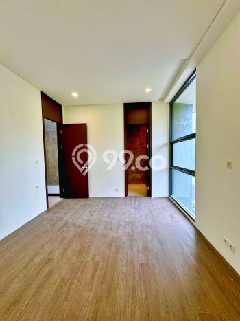 Ready to Use! Premium House LT 187m2 Desain Elegan di Lebak Bulus Ready to Use! Premium House LT 187m2 Desain Elegan di Lebak Bulus
