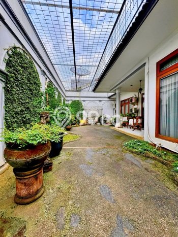 Dijual Rumah Premium dengan Fasilitas Sekitar Lengkap di Kebayoran Lama, Jakarta Selatan Dijual Rumah Premium dengan Fasilitas Sekitar Lengkap di Kebayoran Lama, Jakarta Selatan