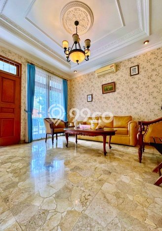 Dijual Rumah Premium dengan Fasilitas Sekitar Lengkap di Kebayoran Lama, Jakarta Selatan Dijual Rumah Premium dengan Fasilitas Sekitar Lengkap di Kebayoran Lama, Jakarta Selatan