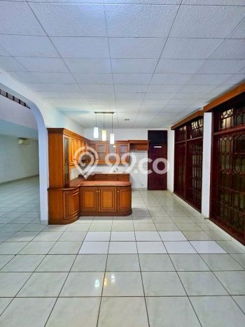 Jual Rumah Luas Elegan Dengan View Eksklusif di Kuningan, Jakarta Selatan Jual Rumah Luas Elegan Dengan View Eksklusif di Kuningan, Jakarta Selatan