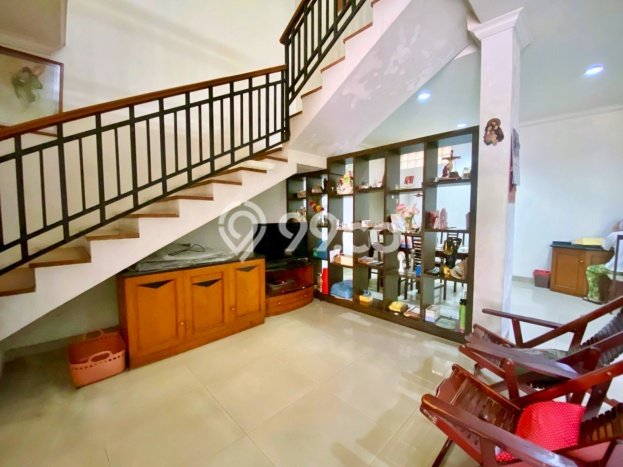 Siap Huni Rumah Mewah 4 Kamar di Kebayoran Baru Dekat ke Mana Saja Siap Huni Rumah Mewah 4 Kamar di Kebayoran Baru Dekat ke Mana Saja