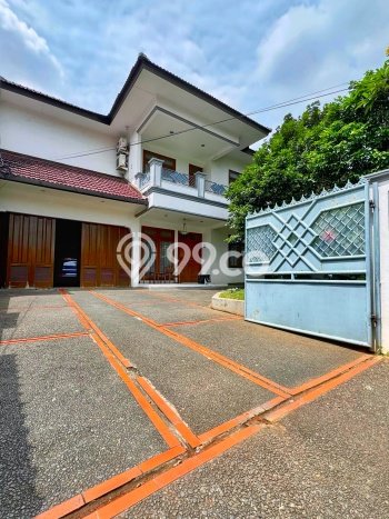 Dijual Rumah Premium dengan Fasilitas Sekitar Lengkap di Kebayoran Lama, Jakarta Selatan Dijual Rumah Premium dengan Fasilitas Sekitar Lengkap di Kebayoran Lama, Jakarta Selatan
