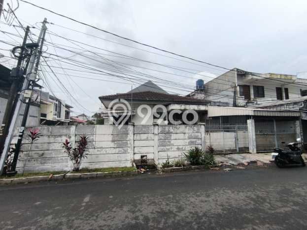 Rumah Elit Modern Tanpa Renovasi di Taman Meruya Jakarta Barat Rumah Elit Modern Tanpa Renovasi di Taman Meruya Jakarta Barat