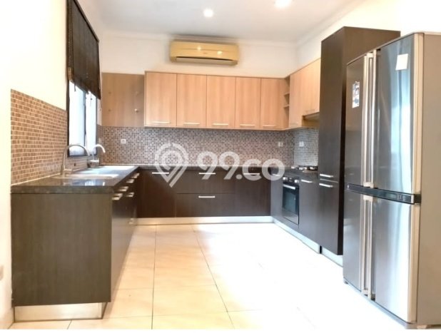 Dijual Rumah Luas Elegan Dengan View Cantik di Kemang, Jakarta Selatan Dijual Rumah Luas Elegan Dengan View Cantik di Kemang, Jakarta Selatan