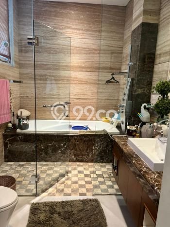 Hunian Mewah LB 430m2 Siap Huni Desain Elegan di Sunter, Jakarta Utara Hunian Mewah LB 430m2 Siap Huni Desain Elegan di Sunter, Jakarta Utara