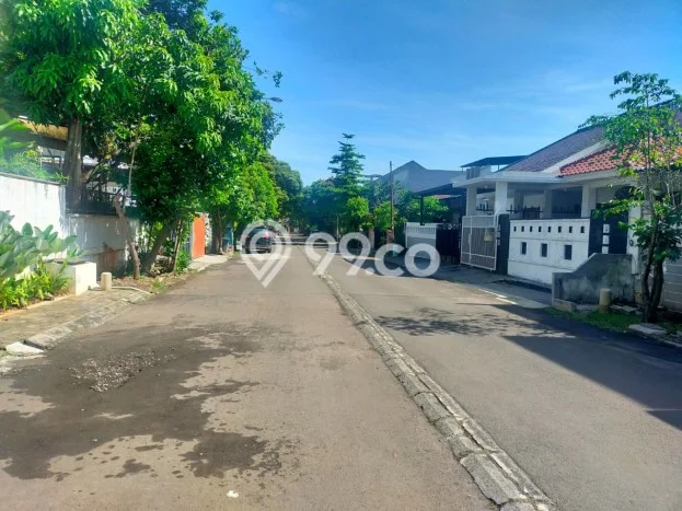 Jual Rumah Strategis Bagus Punya 4 KT di BSD Tangerang Selatan SHM Jual Rumah Strategis Bagus Punya 4 KT di BSD Tangerang Selatan SHM