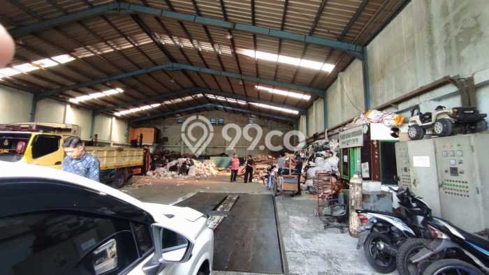 Gudang Strategis Kawasan Pondok Bambu, Luas 697m², Area Bisnis, Dekat Pondok Bambu, Jakarta Timur, Jakarta Timur Gudang Strategis Kawasan Pondok Bambu, Luas 697m², Area Bisnis, Dekat Pondok Bambu, Jakarta Timur, Jakarta Timur