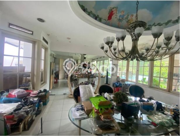 Siap Huni Hunian Elit 5 Kamar di Cilandak Dekat ke Mana Pun Siap Huni Hunian Elit 5 Kamar di Cilandak Dekat ke Mana Pun