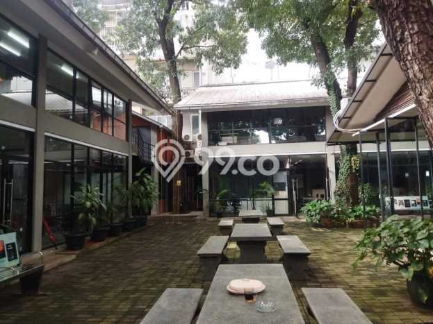 Hunian Elit LB 700m2 Siap Huni Desain Elegan di Pondok Indah, Jakarta Selatan Hunian Elit LB 700m2 Siap Huni Desain Elegan di Pondok Indah, Jakarta Selatan