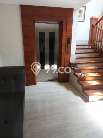 Hunian Mewah Siap Huni LT 1001m2 di Kembangan, Jakarta Barat Hunian Mewah Siap Huni LT 1001m2 di Kembangan, Jakarta Barat