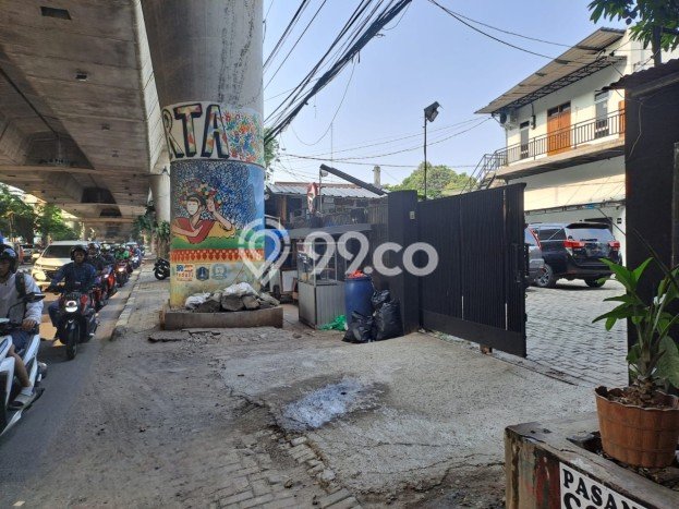 Unit Komersial Dijual di Jakarta Selatan LT 582m2 & LB 375m2 Unit Komersial Dijual di Jakarta Selatan LT 582m2 & LB 375m2