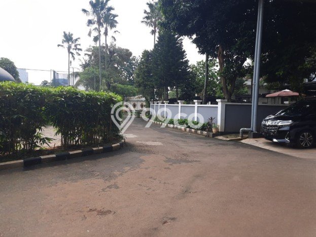 Unit Komersial Dijual di Jakarta Selatan LT 6135m2 & LB 3730m2 Unit Komersial Dijual di Jakarta Selatan LT 6135m2 & LB 3730m2