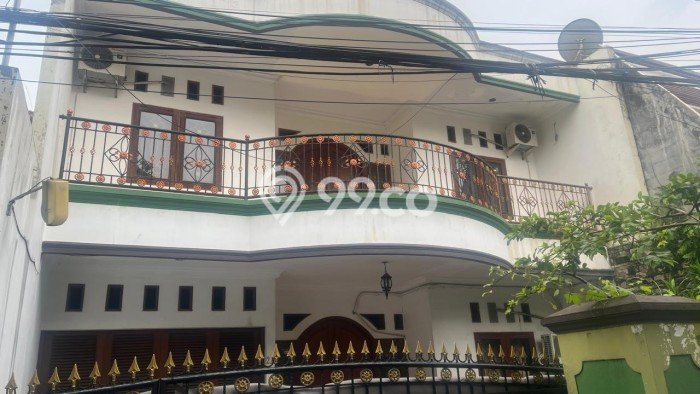 Rumah Luas Asri 3 KT Siap Huni di Tanjung Barat Jakarta Selatan Rumah Luas Asri 3 KT Siap Huni di Tanjung Barat Jakarta Selatan