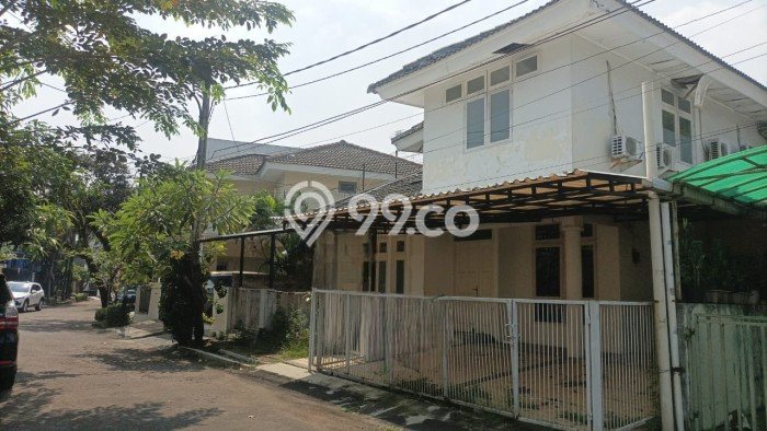 Dijual Rumah Eksklusif 4 KT di Bintaro, Tangerang Selatan Dijual Rumah Eksklusif 4 KT di Bintaro, Tangerang Selatan