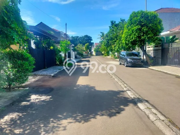 Jual Rumah Strategis Bagus Punya 4 KT di BSD Tangerang Selatan SHM Jual Rumah Strategis Bagus Punya 4 KT di BSD Tangerang Selatan SHM