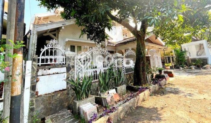 For Sale Hunian Rumah Nyaman 4 Kamar di Bintaro, Tangerang Selatan For Sale Hunian Rumah Nyaman 4 Kamar di Bintaro, Tangerang Selatan