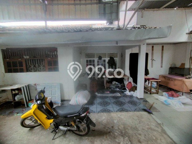 Rumah Strategis Modern Lb 157m2 di Kebon Jeruk, Jakarta Barat Rumah Strategis Modern Lb 157m2 di Kebon Jeruk, Jakarta Barat
