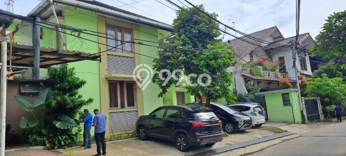 Unit Kost Dijual di Kawasan Kebayoran Baru Jakarta Selatan dengan 17 KT Unit Kost Dijual di Kawasan Kebayoran Baru Jakarta Selatan dengan 17 KT