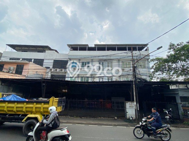 Unit Ruko Dijual di Jakarta Selatan LT 351m2 & LB 570m2 Unit Ruko Dijual di Jakarta Selatan LT 351m2 & LB 570m2