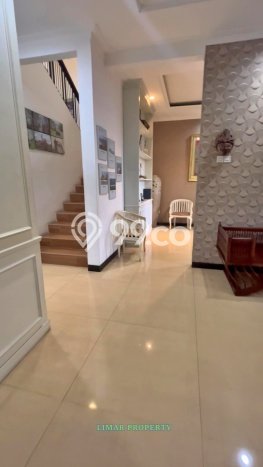 Jual Rumah Mewah Elegan Dengan View Cantik di Kota Wisata, Jakarta Timur Jual Rumah Mewah Elegan Dengan View Cantik di Kota Wisata, Jakarta Timur