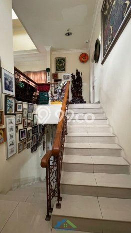 Jual Rumah Luas Megah Dengan View Cantik di Legenda Wisata, Jakarta Timur Jual Rumah Luas Megah Dengan View Cantik di Legenda Wisata, Jakarta Timur