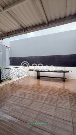 Jual Rumah Mewah Elegan Dengan View Cantik di Kota Wisata, Jakarta Timur Jual Rumah Mewah Elegan Dengan View Cantik di Kota Wisata, Jakarta Timur