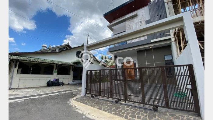 Rumah SUPER MEWAH! di Ngaglik, Sleman, Luas 148m² Bangunan 186m², HARGA SPESIAL Rumah SUPER MEWAH! di Ngaglik, Sleman, Luas 148m² Bangunan 186m², HARGA SPESIAL