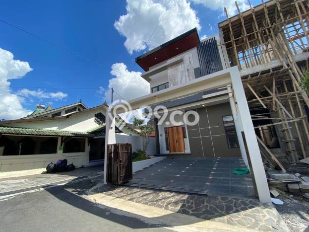 Rumah SUPER MEWAH! di Ngaglik, Sleman, Luas 148m² Bangunan 186m², HARGA SPESIAL Rumah SUPER MEWAH! di Ngaglik, Sleman, Luas 148m² Bangunan 186m², HARGA SPESIAL