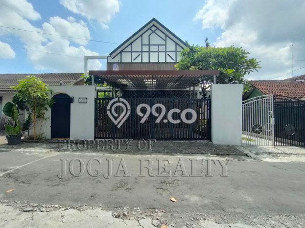 Bisa KPR! Rumah Strategis area Ngaglik, LT 254m2m² Bangunan 200m2m² Bisa KPR! Rumah Strategis area Ngaglik, LT 254m2m² Bangunan 200m2m²