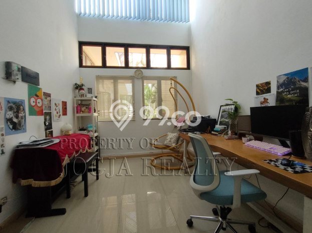 Bisa KPR! Rumah Strategis area Ngaglik, LT 254m2m² Bangunan 200m2m² Bisa KPR! Rumah Strategis area Ngaglik, LT 254m2m² Bangunan 200m2m²