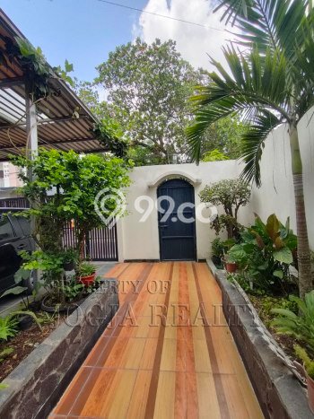 Bisa KPR! Rumah Strategis area Ngaglik, LT 254m2m² Bangunan 200m2m² Bisa KPR! Rumah Strategis area Ngaglik, LT 254m2m² Bangunan 200m2m²