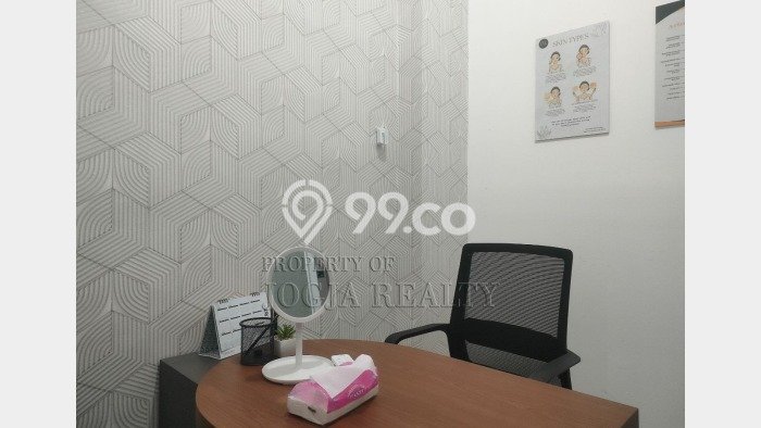 Ruko Kawasan Caturtunggal, Luas 130m², Disewakan, Pusat Komersial, Siap Usaha Ruko Kawasan Caturtunggal, Luas 130m², Disewakan, Pusat Komersial, Siap Usaha