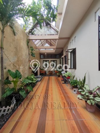 Bisa KPR! Rumah Strategis area Ngaglik, LT 254m2m² Bangunan 200m2m² Bisa KPR! Rumah Strategis area Ngaglik, LT 254m2m² Bangunan 200m2m²