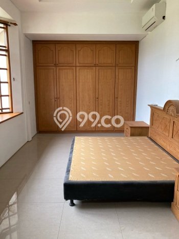 Disewakan! Rumah 3 Kamar Tidur &
2 Kamar Mandi di Puri Indah, Jakarta Barat Disewakan! Rumah 3 Kamar Tidur &
2 Kamar Mandi di Puri Indah, Jakarta Barat