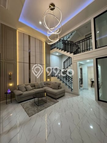 Ready to Use! Luxury House LT 60m2 Desain Elegan di Warung Buncit Ready to Use! Luxury House LT 60m2 Desain Elegan di Warung Buncit