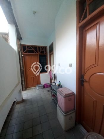 Rumah Mewah LB 550m2 Siap Huni Desain Elegan di Pondok Kelapa, Jakarta Timur Rumah Mewah LB 550m2 Siap Huni Desain Elegan di Pondok Kelapa, Jakarta Timur