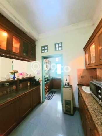 Rumah Elit Modern Tanpa Renovasi di Pondok Kelapa Jakarta Timur Rumah Elit Modern Tanpa Renovasi di Pondok Kelapa Jakarta Timur