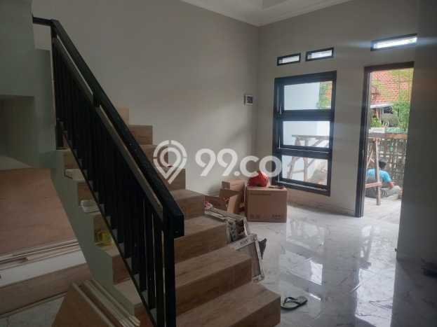 Rumah Luxury Modern Siap Huni di Pondok Kelapa Jakarta Timur Rumah Luxury Modern Siap Huni di Pondok Kelapa Jakarta Timur