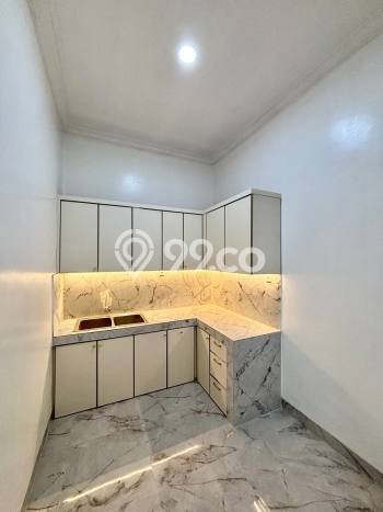 Rumah Modern Minimalis 4 Kamar Siap Huni di Jagakarsa Rumah Modern Minimalis 4 Kamar Siap Huni di Jagakarsa