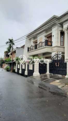 Rumah Mewah LB 620m2 Siap Pakai Desain Elegan di Rawamangun, Jakarta Timur Rumah Mewah LB 620m2 Siap Pakai Desain Elegan di Rawamangun, Jakarta Timur