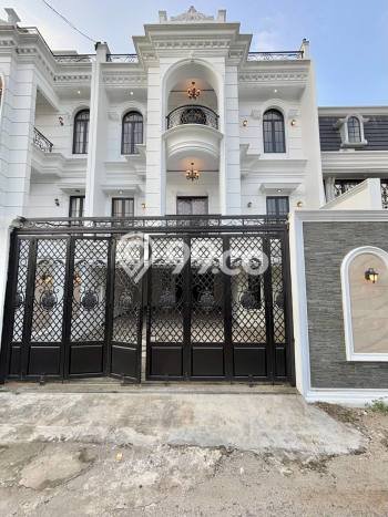 Ready to Use! Luxury House LT 128m2 Desain Elegan di Kebagusan Ready to Use! Luxury House LT 128m2 Desain Elegan di Kebagusan