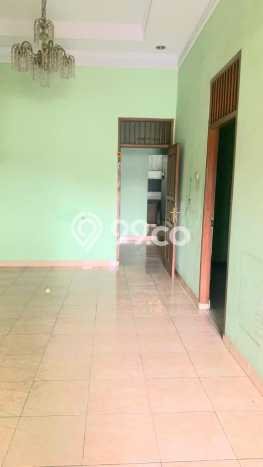 For Sale Rumah 4 Kamar Lokasi Ideal Bagus dan Strategis di Duren Sawit For Sale Rumah 4 Kamar Lokasi Ideal Bagus dan Strategis di Duren Sawit