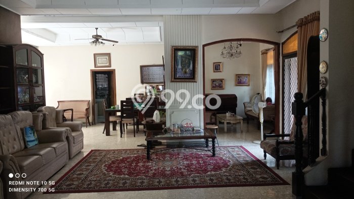 Rumah Elit Modern Tanpa Renovasi di Rawamangun Jakarta Timur Rumah Elit Modern Tanpa Renovasi di Rawamangun Jakarta Timur