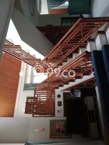 Siap Huni Rumah Mewah 5 Kamar di Duren Sawit Dekat ke Mana Pun Siap Huni Rumah Mewah 5 Kamar di Duren Sawit Dekat ke Mana Pun