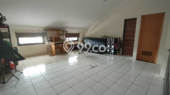 Rumah Luxury Modern Siap Huni di Pondok Kelapa Jakarta Timur Rumah Luxury Modern Siap Huni di Pondok Kelapa Jakarta Timur