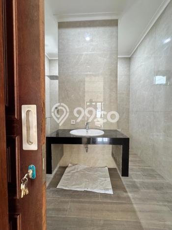 Siap Huni Hunian Elit 4 Kamar di Duren Sawit Dekat ke Mana Pun Siap Huni Hunian Elit 4 Kamar di Duren Sawit Dekat ke Mana Pun